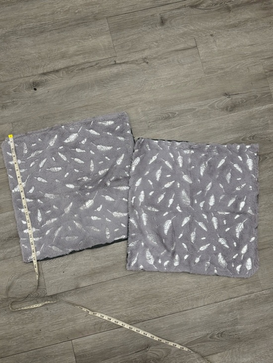 Other - Set of 2 Light Gray Faux Fur Pillow Covers 18x18 Silver Feather Print Plush